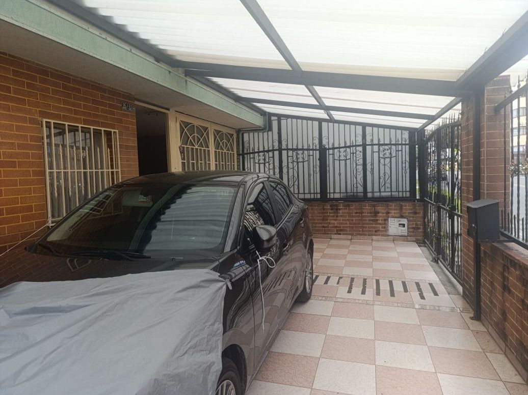 Casa de 4 alcobas en venta en Campin Occidental, Bogotá, 206 m² · foto 3 de 20