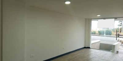 Local ubicado en zona rosa de la ciudad, excelente iluminación, recién remodelado, ubicado cerca a Discotecas y universidades. zona comercial y residencial. 
