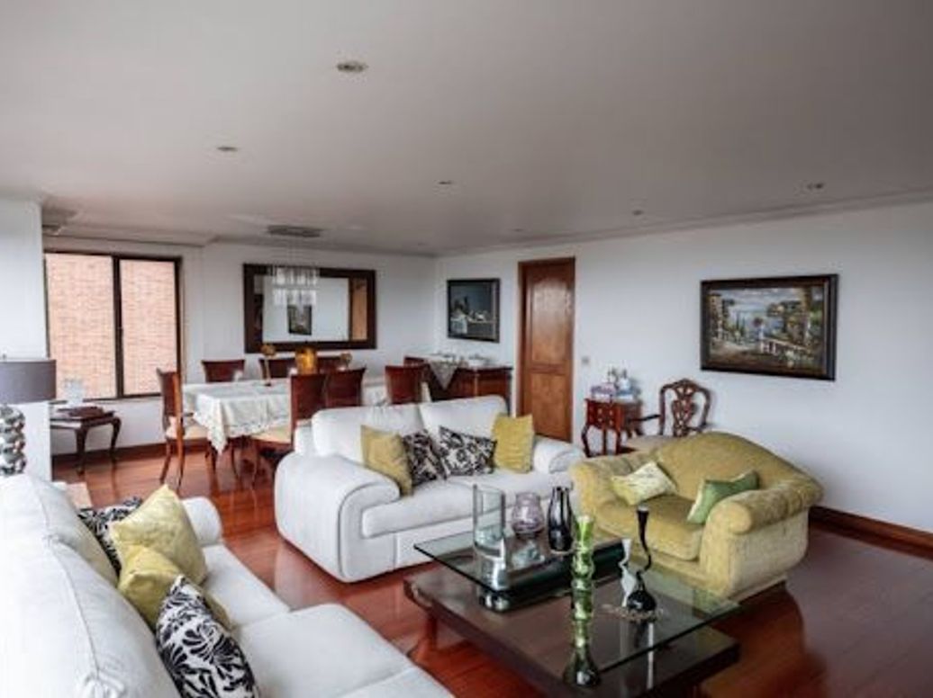 Apartamento de 3 alcobas en venta en Chicó Norte, Bogotá, 184 m² · foto 2 de 20