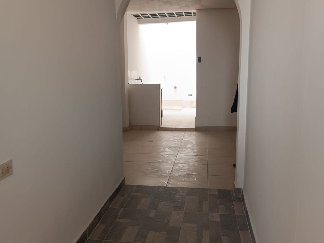 Casa de 3 alcobas en venta en El Mirador, Bogotá, 72 m² · foto 5 de 15