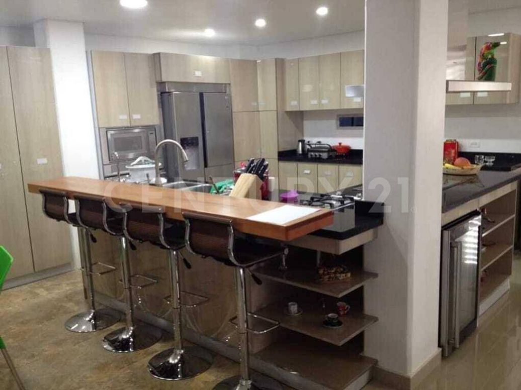 Casa de 6 alcobas en venta en Pablo Vi, Bogotá, 690 m² · foto 3 de 20