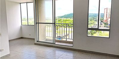 ¡Se arrienda apartamento en Alameda del Río! – Norte de la ciudad

Apartamento amplio y fresco, lado sombra, en un cuarto piso, con muy buena panoramica, ubicado en conjunto cerrado dentro de un sector residencial en expansión, con alta valorización y excelente desarrollo urbano.

Características destacadas:

Muy buenos acabados

Excelente ventilación e iluminación natural

Fácil acceso y transporte

Cerca a la Avenida Circunvalar

Próximo a centros comerciales, almacenes de cadena, tiendas, ferreterías y droguerías

Acceso a diversas rutas de transporte público

Ideal para quienes buscan comodidad, ubicación estratégica y calidad de vida.


Contáctanos para más información o agendar una visita.
