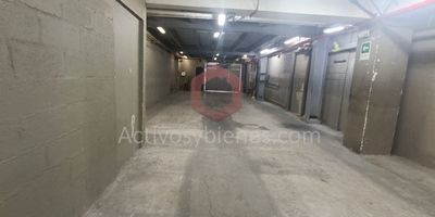 Arriendo bodega en Laureles 1000MT, 5 niveles con ascensor, cada nivel tiene un área aproximada de 200mt, 3 baños en cada nivel, piso en concreto reforzado, energía trifásica de 500 KVA.Información sujeta a cambios. Las imágenes de muebles, enseres, decoración y demás elementos son una referencia.Arrienda Activos y Bienes, Inmobiliaria experta en administración, arrendamiento y venta de apartamentos, casas, locales, bodegas y oficinas en el Oriente Antioqueño, Medellín y toda el área Metropolitana.