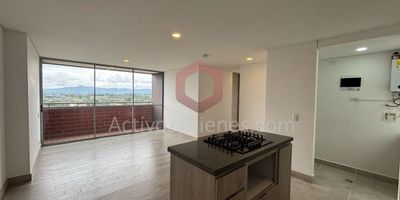 Vendo apartamento en Rionegro sector Santa Ana, 80 m², 3 alcobas, alcoba principal con baño y Vestier, 3 closets, baño auxiliar completo, balcón con vista a la ciudad, cocina integral con red de gas, sala comedor, zona de ropas, parqueadero y cuarto útil, unidad cerrada con piscina interior climatizada, sauna, turco, cancha de fútbol, cancha de squash, salón social, zona de mascotas, portería con seguridad 24/7, circuito cerrado de TV; fáciles y cómodas vías de acceso, rutas de transporte.Activos y Bienes, Inmobiliaria experta en administración y arrendamiento de apartamentos, casas, locales, bodegas y oficinas en el Oriente Antioqueño, Medellín y toda el área Metropolitana. Información sujeta a cambios. Las imágenes de muebles, enseres, decoración y demás elementos son una referencia.