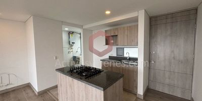 Vendo apartamento en Rionegro sector Santa Ana, 80 m², 3 alcobas, alcoba principal con baño y Vestier, 3 closets, baño auxiliar completo, balcón con vista a la ciudad, cocina integral con red de gas, sala comedor, zona de ropas, parqueadero y cuarto útil, unidad cerrada con piscina interior climatizada, sauna, turco, cancha de fútbol, cancha de squash, salón social, zona de mascotas, portería con seguridad 24/7, circuito cerrado de TV; fáciles y cómodas vías de acceso, rutas de transporte.Activos y Bienes, Inmobiliaria experta en administración y arrendamiento de apartamentos, casas, locales, bodegas y oficinas en el Oriente Antioqueño, Medellín y toda el área Metropolitana. Información sujeta a cambios. Las imágenes de muebles, enseres, decoración y demás elementos son una referencia.