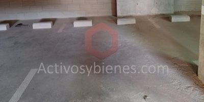 Apartamento en venta, entrega inmediata en obra gris, buena iluminación y ventilación natural, tiene 3 alcobas, 1 baño completo y terminado, posibilidad de otro baño, cocina abierta, red de gas, sala-comedor, balcón con linda vista verde, zona de ropas, piso en mortero, parqueadero propio cubierto.La unidad cuenta con portería 24 horas, ascensores, piscina, gimnasio, juegos infantiles, salón social, zona de mascotas, sendero de trote, zonas verdes. Ubicado en sector Primavera Bello.&nbsp;&nbsp;Información sujeta a cambios. Las imágenes de muebles, enseres, decoración y demás elementos son una referencia. Vende Activos y Bienes, Inmobiliaria experta en administración, arrendamiento y venta de apartamentos, casas, locales, bodegas y oficinas en el Oriente Antioqueño, Medellín y toda el área Metropolitana.