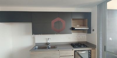 Vendo Apartamento de 80 mt² en Rionegro, 3 Alcobas, 2 baños, 2 closets, sala comedor, cocina integral con barra americana, balcón, parqueadero sencillo, cuarto útil en el mismo piso del apartamento, zonas comunes, jacuzzi, juegos infantiles. Las imágenes de muebles, enseres, decoración y demás elementos son una referencia. Arrienda Activos y Bienes, Inmobiliaria experta en administración, arrendamiento y venta de apartamentos, casas, locales, bodegas y oficinas en el Oriente Antioqueño, Medellín y toda el área Metropolitana.