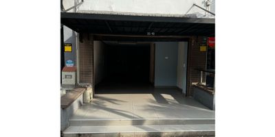  

Se Arrienda Local Bolivariana por Unicentro.


Area de 50 mts,consta de un salón grande  con 1 baño,1 persianas en cortina en la entrada sobre al principal. 

Zona de alto trafico peatonal y vehicular, ideal para comidas rapidas, droguería, celulares, sector comercial.
