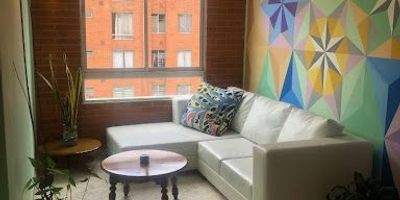 Bonito y acogedor apartamento de 51 mts  ,tres alcobas ,dos baños ,en el Sector de Hayuelos Excelente ubicación por su cercanía de CC Hayuelos ,zona bancaria, supermercados y colegios .Entre variante Cll 13 y la Cll 17,cerca a la zona franca 