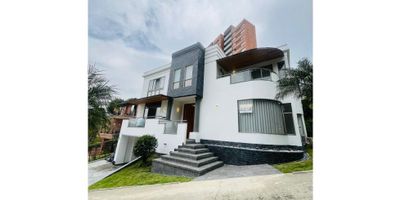 VENTA CASA LOMA EL ESMERALDAL - ENVIGADO

Área lote 600 Mtrs2 - Área construida 460 mts2

Cuenta con 4 Habitaciones todas con baño, sala de television, en el primer piso hay cocina integral abierta, zona de ropa, Sala, Comedor, baño Social, Sotano, Habitacion de Servicios, 3 Parqueadero, pisios en marmol y Portería 24 horas.

Casa reformada

 

INMOBILIARIA J. URIBE 
