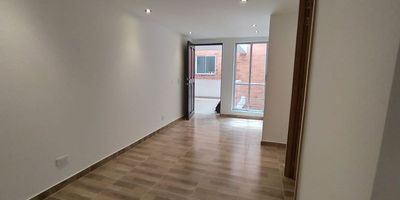 “Venta de Apartamento en Sector La Ceja; Apartamento para Estrenar en un Sector Exclusivo y Estratégico; Cuenta con Tres Alcobas, Dos Closet, un Vestier, Dos Baños Cabinados, Cocina en Mármol, Calentador, Zona de Ropa; Piso en Cerámica; con un Área de 57m2.”