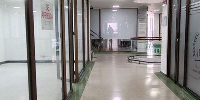 Local en renta, ubicado en el centro de Rionegro, con 27mt