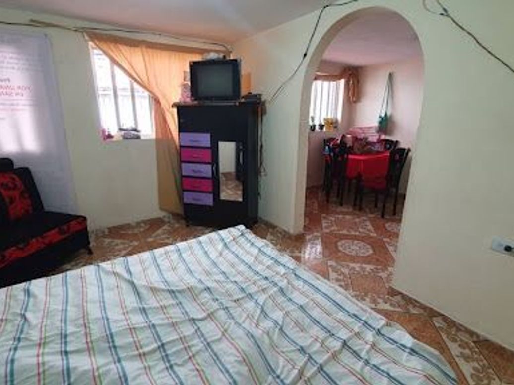 Casa de 8 alcobas en venta en Granada Sur, Bogotá, 330 m² · foto 4 de 20