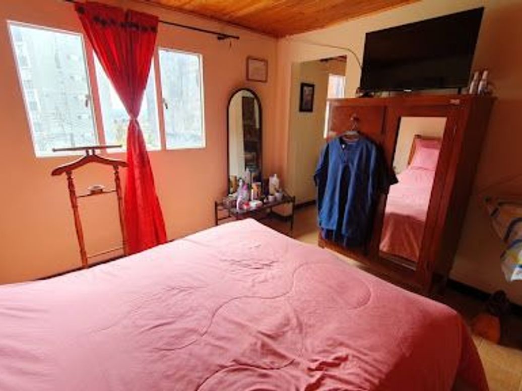 Casa de 8 alcobas en venta en Granada Sur, Bogotá, 330 m² · foto 20 de 20