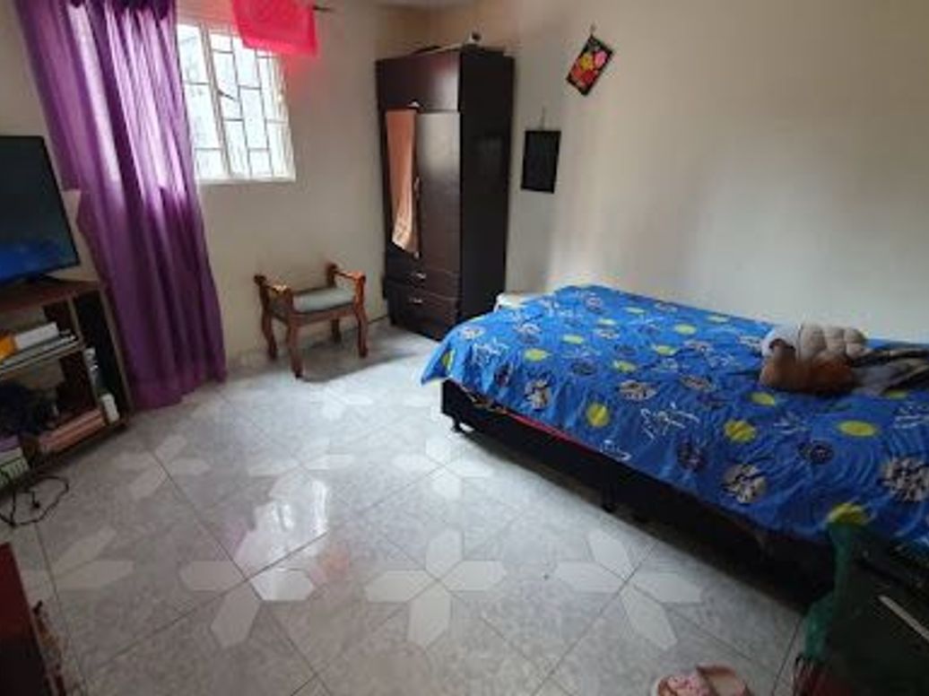 Casa de 8 alcobas en venta en Granada Sur, Bogotá, 330 m² · foto 15 de 20