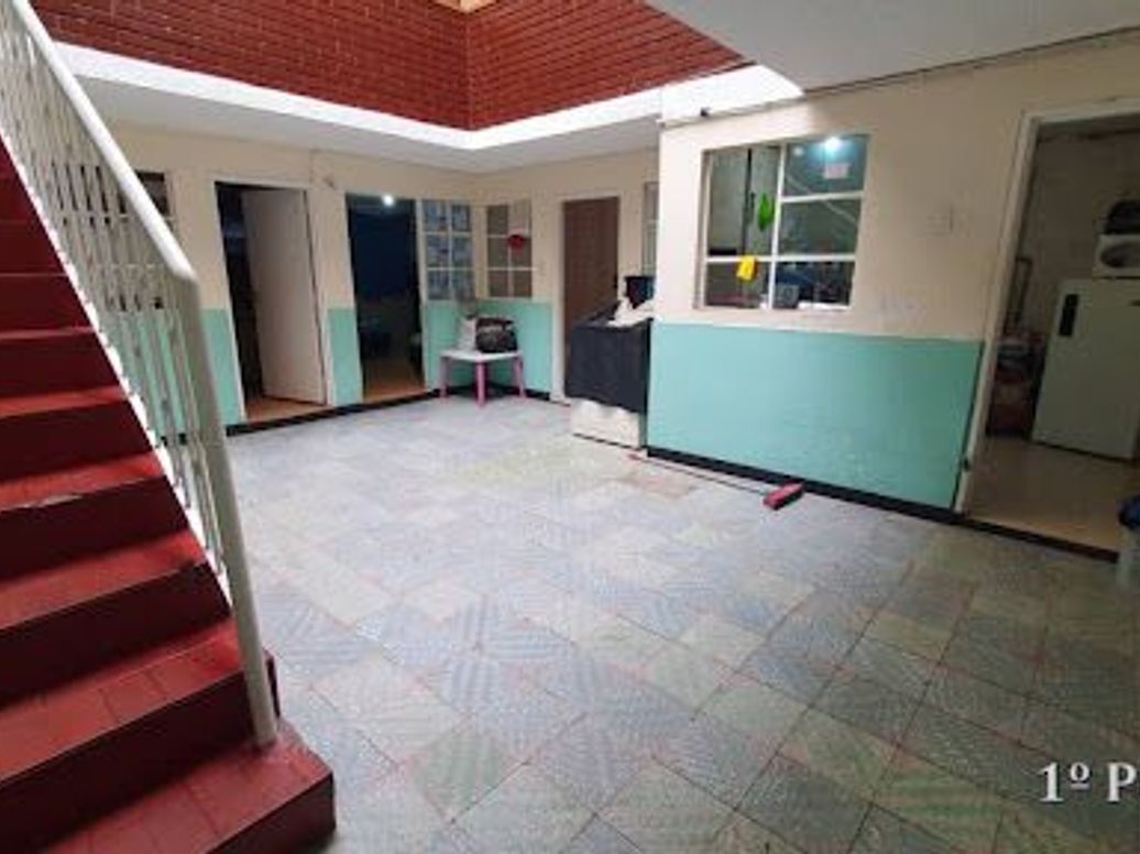 Casa de 8 alcobas en venta en Granada Sur, Bogotá, 330 m² · foto 2 de 20