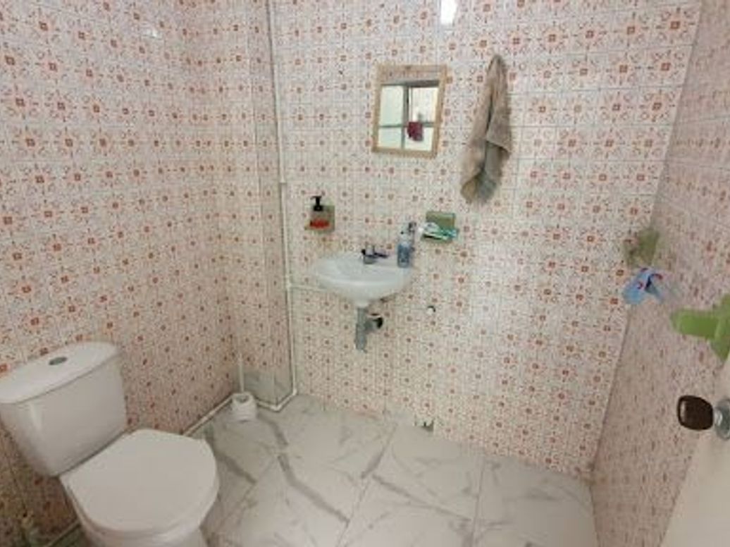 Casa de 8 alcobas en venta en Granada Sur, Bogotá, 330 m² · foto 8 de 20