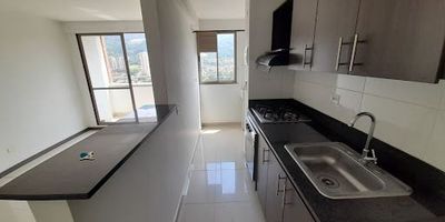EN NIQUIA BELLO, CERCA AL METRO, CENTROS COMERCIALES, SUPERMERCADOS, ENTIDADES DE SALUD Y FACILES RUTAS DE INGRESO Y SALIDA, TE OFRECEMOS ESTE APARTAMENTO CON 3 ALCOBAS FAMILIARES, 2 BAÑOS COMPLETOS, COCINA INTEGRAL, PARQUEADERO CUBIERTO, ESTUDIO, ADEMÁS DE UNA HERMOSA VISTA. ACTUALMENTE ARRENDADO. COMODOS COSTOS FIJOS.