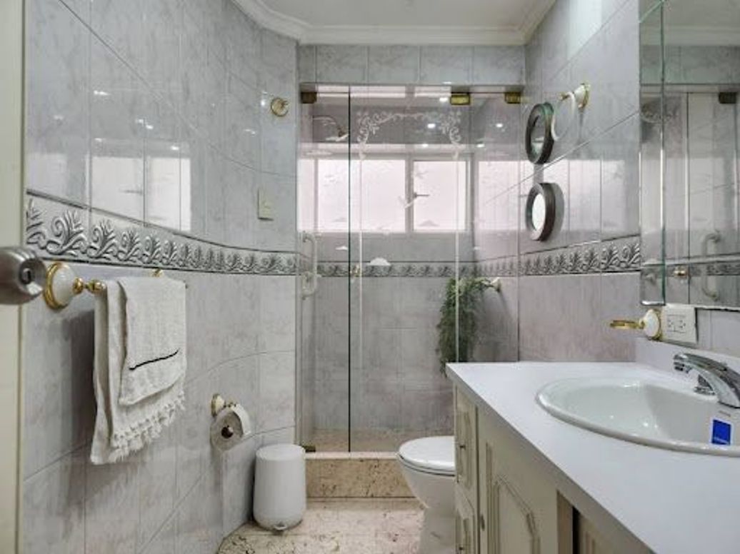 Apartamento de 3 alcobas en venta en Los Rosales, Bogotá, 183 m² · foto 13 de 19