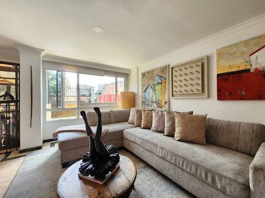 Apartamento de 3 alcobas en venta en Los Rosales, Bogotá, 183 m² · foto 17 de 19