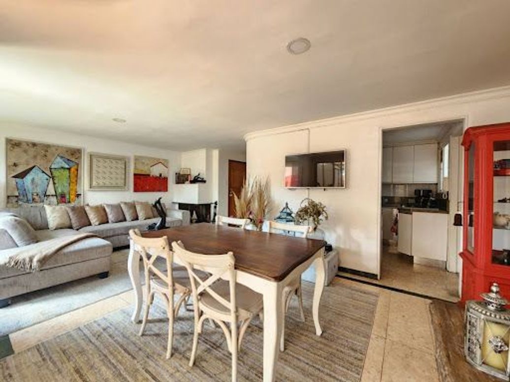 Apartamento de 3 alcobas en venta en Los Rosales, Bogotá, 183 m² · foto 5 de 19