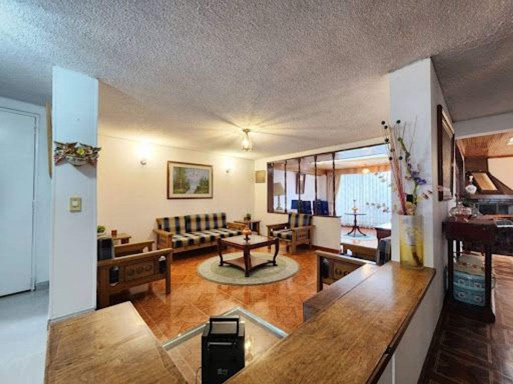 Casa de 4 alcobas en venta en Niza, Bogotá, 210 m² · foto 3 de 20