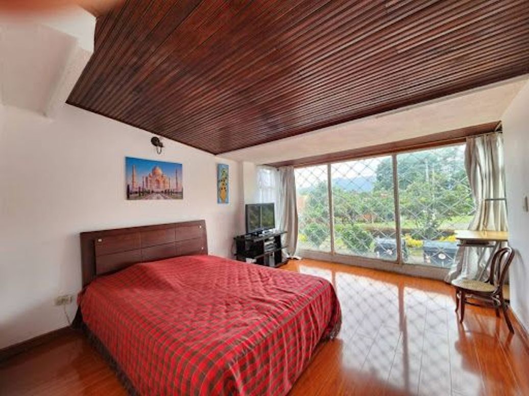 Casa de 4 alcobas en venta en Niza, Bogotá, 210 m² · foto 13 de 20