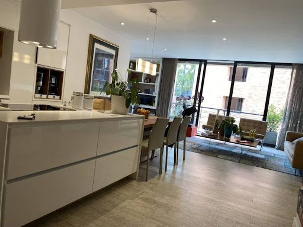 Apartamento de 2 alcobas en venta en Los Rosales, Bogotá, 146 m² · foto 3 de 15