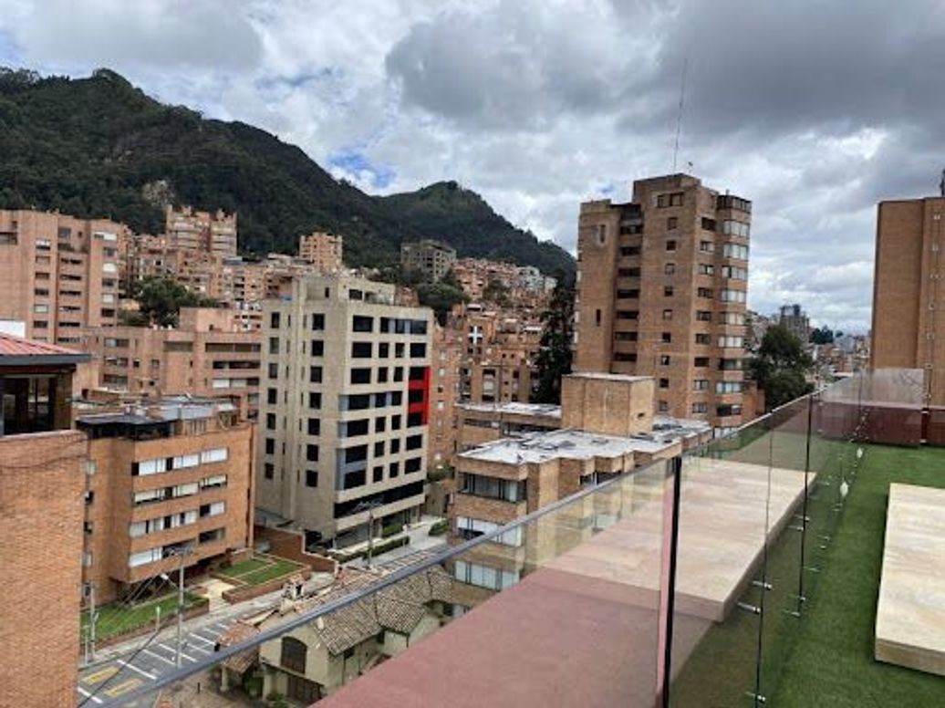 Apartamento de 2 alcobas en venta en Los Rosales, Bogotá, 146 m² · foto 15 de 15