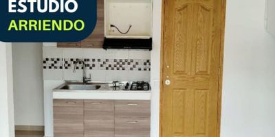 Hermoso apartaestudio para alquilar en Rionegro, una de las ciudades con mayor crecimiento y desarrollo en Antioquia, ubicado en una zona tranquila y residencial, este inmueble cuenta con todas las comodidades para hacer de tu vida un verdadero paraíso, esta propiedad te ofrece un amplio espacio para que puedas disfrutar cómodamente, podrás tener un espacio perfecto para hacer de este lugar tu hogar ideal.

La propiedad cuenta con 1 alcoba, 2 baños completos, lo que te brinda la privacidad y comodidad que necesitas en un hogar, una hermosa cocina semi integral que te permitirá preparar tus comidas favoritas, sala comedor y zona de ropas.
 

¡No pierdas la oportunidad de hacer de este inmueble tu nuevo hogar!

Contáctanos ahora para conocer más detalles y agendar una visita.

¡Te esperamos! 

CONGENIA INMOBILIARIA?
Administradores de sueños?
