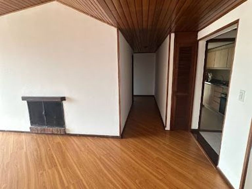 Apartamento de 3 alcobas en venta en Pontevedra, Bogotá, 103 m² · foto 6 de 20