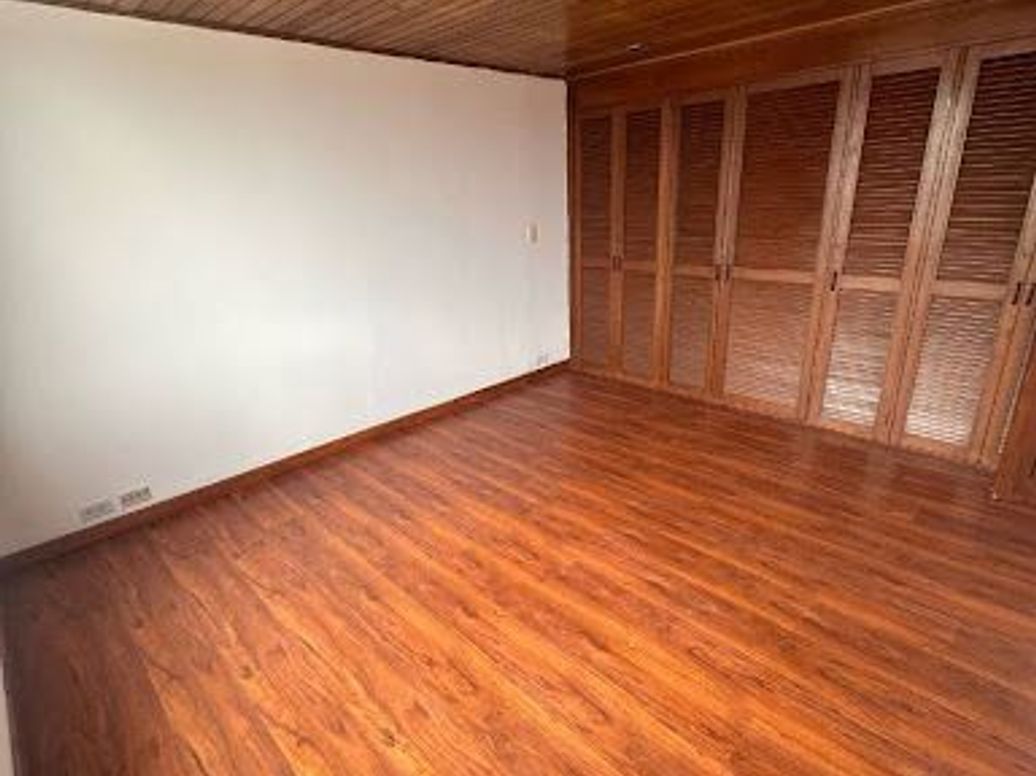 Apartamento de 3 alcobas en venta en Pontevedra, Bogotá, 103 m² · foto 12 de 20
