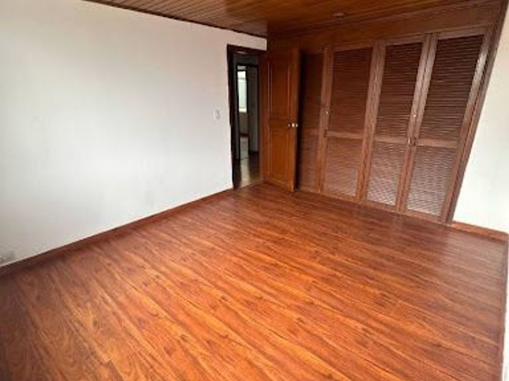 Apartamento de 3 alcobas en venta en Pontevedra, Bogotá, 103 m² · foto 16 de 20