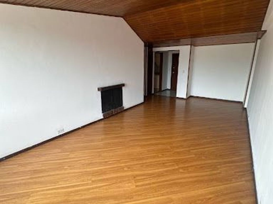 Apartamento de 3 alcobas en venta en Pontevedra, Bogotá, 103 m² · foto 4 de 20