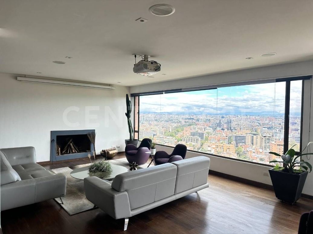 Apartamento de 2 alcobas en venta en Chicó Alto, Bogotá, 292 m² · foto 2 de 17