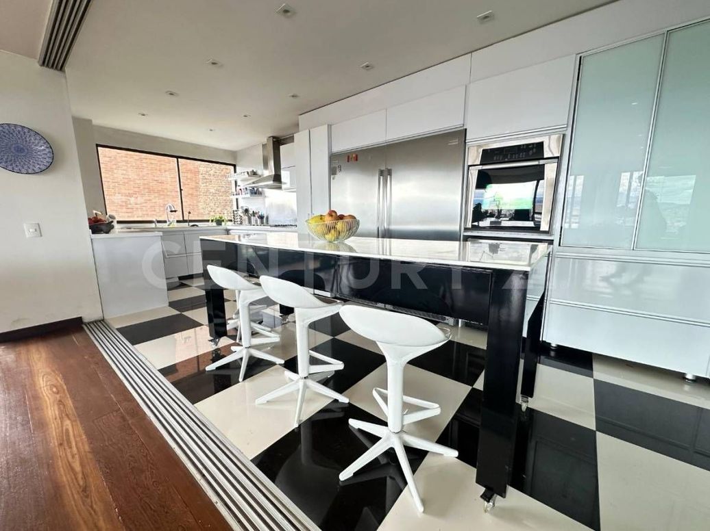 Apartamento de 2 alcobas en venta en Chicó Alto, Bogotá, 292 m² · foto 6 de 17