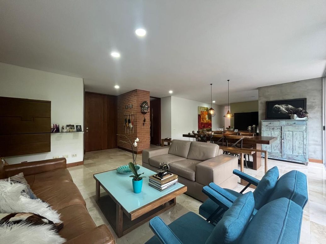 Casa en Arriendo en Loma de Las Brujas, Comuna 5, Envigado en Loma De Las Brujas