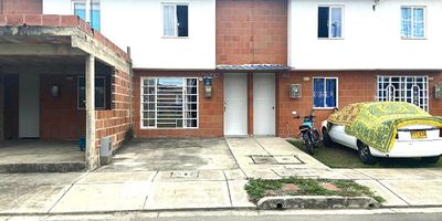 Para la Venta Casa de dos pisos en Manzanares sector 12 - Candelaria - Valle del Cauca.
La casa cuenta con dos habitaciones, dos baños, sala comedor, cocina y garaje.
Sector de alta valorización, cerca a colegios, supermercados y al D1.
