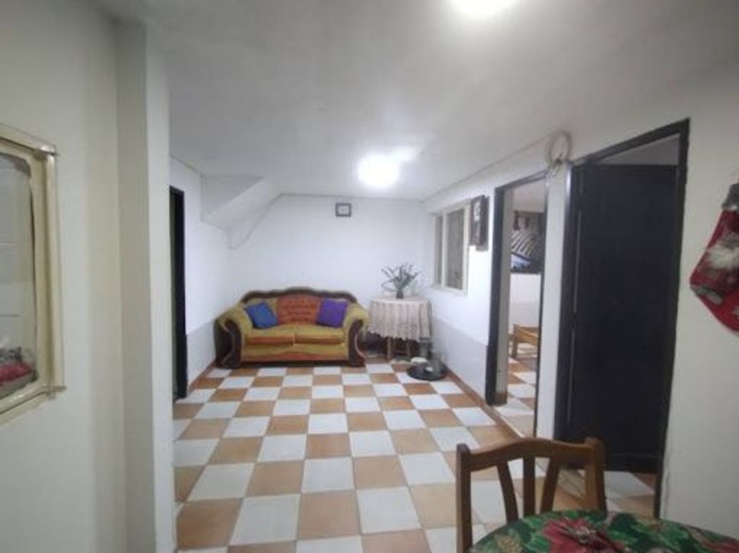 Casa de 12 alcobas en venta en Fontibón, Bogotá, 356 m² · foto 10 de 20