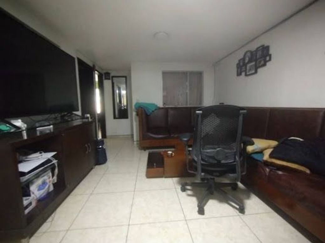 Casa de 12 alcobas en venta en Fontibón, Bogotá, 356 m² · foto 18 de 20
