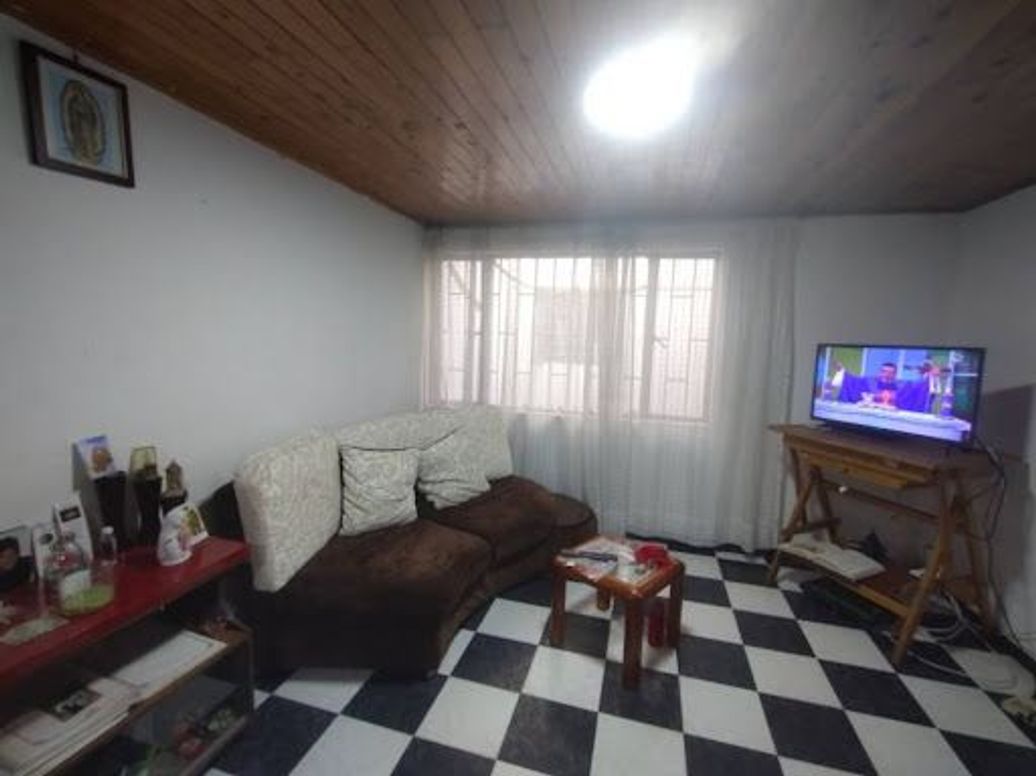 Casa de 12 alcobas en venta en Fontibón, Bogotá, 356 m² · foto 19 de 20