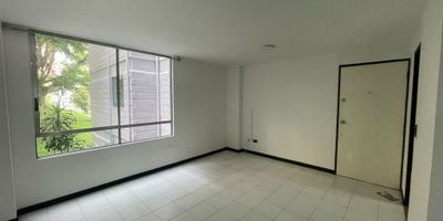 Descubre la elegancia y comodidad en este apartamento en el poblado- loma del indio. Cuenta con sala comedor, balcón, cocina integral abierta, zona ropas, 2 habitaciones y 2 baños, con una distribución de 65 metros cuadrados que te invita a disfrutar de espacios amplios y luminosos. Parqueadero sencillo cubierto. Situado en una ubicación privilegiada, este inmueble ofrece una atmósfera de tranquilidad y modernidad que te hará sentir en casa desde el primer momento.Cada rincón de este apartamento ha sido diseñado pensando en tu confort y bienestar.Unidad cerrada con piscina, parque infantil, zonas verdes y vigilancia 24 horas. Vive la experiencia de un estilo de vida único en este lugar que te brinda la oportunidad de crear nuevos recuerdos y disfrutar de momentos inolvidables. ¡Bienvenido a tu nuevo hogar!