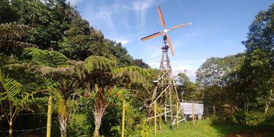 Dapa es un destino privilegiado en el Valle del Cauca: clima excepcional, aire puro, cultura turística, gastronómica y actividades deportivas. 

El predio que te quiero enseñar tiene, varias ventajas: 

1) Valor de metro cuadrado. Para la zona, este predio tiene un precio de venta único. 

2) Conjunto cerrado. Acá te puedo asegurar dos cosas, una, vas a tener total privacidad en tu casa, pero con un sentido de comunidad y equipo con los demás habitantes. 

El conjunto tiene un desarrollo ecológico y amigable con el medio ambiente, que no vas a encontrar en otro lugar.