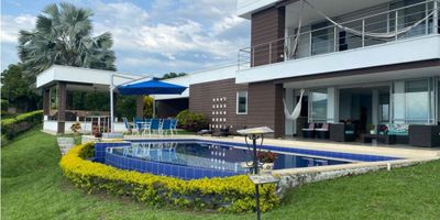 Descubre la casa campestre de tus sueños en Pereira Cerritos.

¿Estás buscando escapar del bullicio de la ciudad y conectarte con la naturaleza sin sacrificar la comodidad y el estilo de vida moderno? ¡Esta casa campestre en el codiciado sector de Cerritos en Pereira es tu solución!

Hermosa e imponete casa tiene una espectacular piscina con horizonte perdido, que te hara vivir todos los dias de vacaciones. Cuenta con tres habitaciones, mas habitacion de servicio, sala comedor, zona bbq, turco, zona verde, arboles frutales, su diseño moderno, ofrece el ambiente familiar perfecto para relajarse y disfrutar de momentos inolvidables.

LLamanos para mas informacion.
