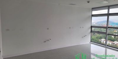 ¡Inmueble único en Castropol, Medellín!



¿Buscas invertir en un negocio próspero o disfrutar de una excelente ubicación? Tenemos el local perfecto para ti. Se trata de un espacio de 43m2, ideal para abrir un café, restaurante u otro comercio. 




Ubicado en Castropol, uno de los barrios más dinámicos de Medellín, cuenta con gran afluencia de público las 24 horas. A solo minutos de la Clínica Las Vegas, recibe el paso diario de cientos de personas. 




Su área amplia y versátil te permite dar rienda suelta a tu creatividad. Adaptado a tus necesidades, podrás decorarlo al estilo que prefieras. Asimismo, su ubicación estratégica asegura el éxito de tu proyecto.

 


¡No dejes pasar esta oportunidad de oro! Contactanos hoy mismo para agendar una visita. Nuestro asesor te dará todos los detalles que necesitas saber sobre este local con futuro asegurado. ¡Haz crecer tu negocio en Castropol!