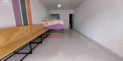 Local para arriendo cerca al parque de itagui, el local se encuentra en un primer piso, cuenta con espacios amplios y luminosos, 1 bano, y espacio social, se encuentra cerca a transporte publico, vias principales, y es transitado por alto flujo peatonal y vehicular.

