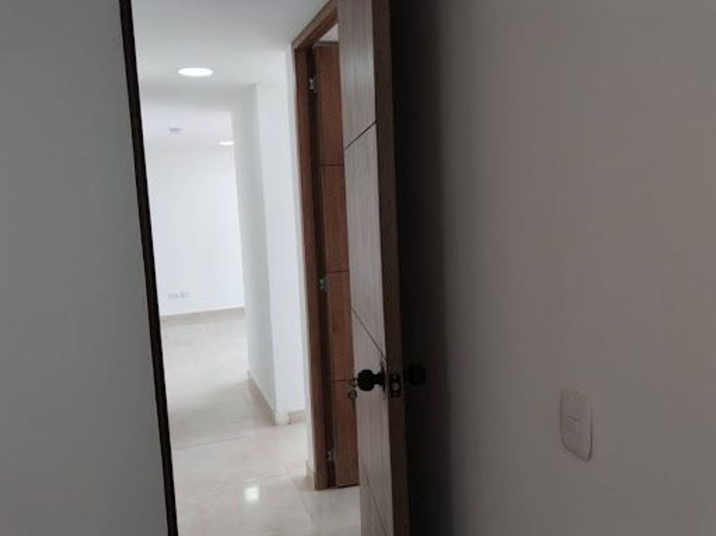 Apartamento de 2 alcobas en venta en Fontibón, Bogotá, 38 m² · foto 3 de 9