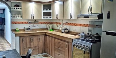 SE VENDE CASA  BIFAMILIAR LA  SELVA PROPIEDAD HORIZONTAL   Totalmente  independiente   excelente para  inversion  LOTE 207,09M2  AREA construida 415.8M2   Totalmente  independiente   excelente para  inversion  207,09M2 construidos   amplia iluminada, ventilada sector tranquilo, via vehicular de facil acceso cerca de colegios farmacia, supermercados, rejas de seguridad, ingreso independiente,

PRIMER PISO rejas de seguridad altas , antejardin , garaje , salacomedor , cocina integral  abierta estractor de olores, 4 habitaciones principal con baño, baño social , sala de television , zona de oficios, patio auxilar, amplia , iluminada documentos al dia.  

SEGUNDO PISO,  Balcon,4 habitaciones principal con baño ,sala comedor,baño social, cocina integral, zona de oficios, patio interior, documentos al dia.

 

 