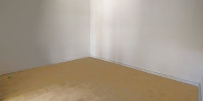 Se arrienda local en excelente zona comercial de Rionegro, sobre vía principal, cuenta con un área de 22m2, con alto flujo peatonal y vehicular. Ubicación estratégica para dar a conocer su negocio!