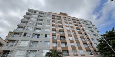 Excelente  apartamento de 2 habitacion con dos baños , amplio, fresco, bien iluminado, cuenta con pisos en porcelanato, cocina integral abierta. El edificio cuenta con piscina, salón social, parque infantil, gimnasio, terraza social. Buena ubicación, cerca de centros comerciales y restaurantes.